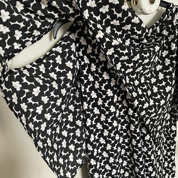 Michael Kors Floral Black and White Ruffled Cold Sleeve Blouse - Picture 4 of 9